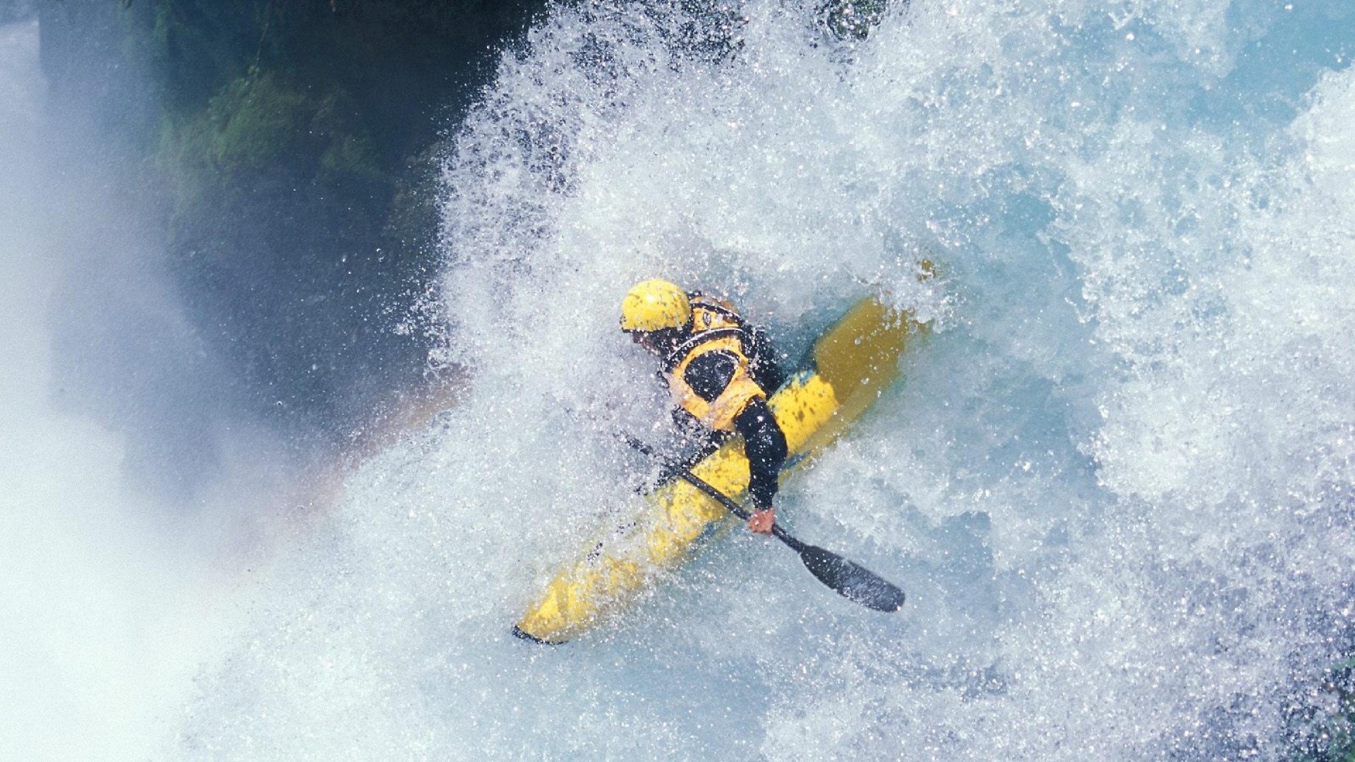 字母哥快攻反击一人完成三次得分，字母哥逆袭